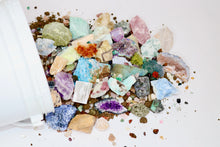 Load image into Gallery viewer, Krystal Kettle Gem Mining Bucket - Gallon