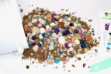 Load image into Gallery viewer, Krystal Kettle Tumbled Gem Mining Bucket Kit - Gallon