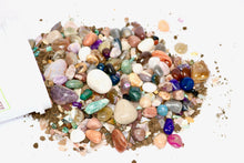 Load image into Gallery viewer, Krystal Kettle Tumbled Gem Mining Bucket - Quart